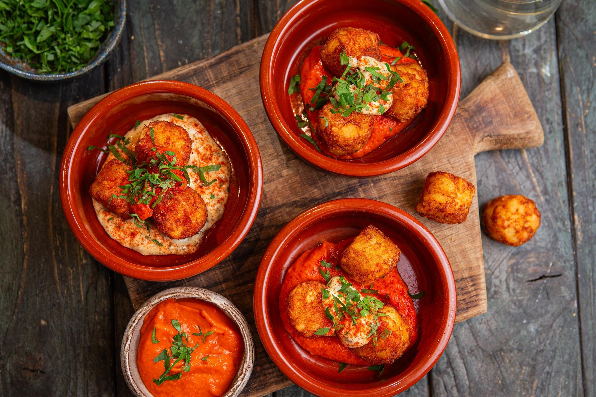 rosti_bites_ve_stylu_patatas_bravas | Recepty Aviko pro gastronomii