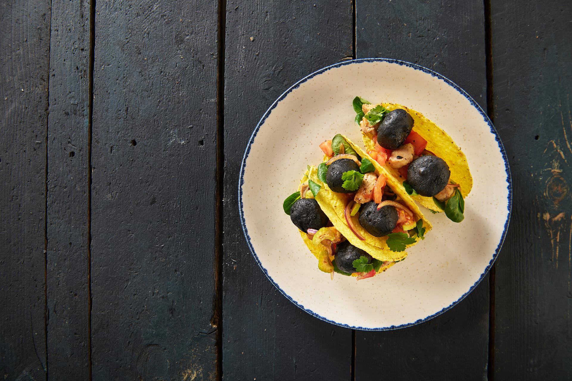loaded_chili_cheddar_black_nuggets_kurecim_masem_a_salsou