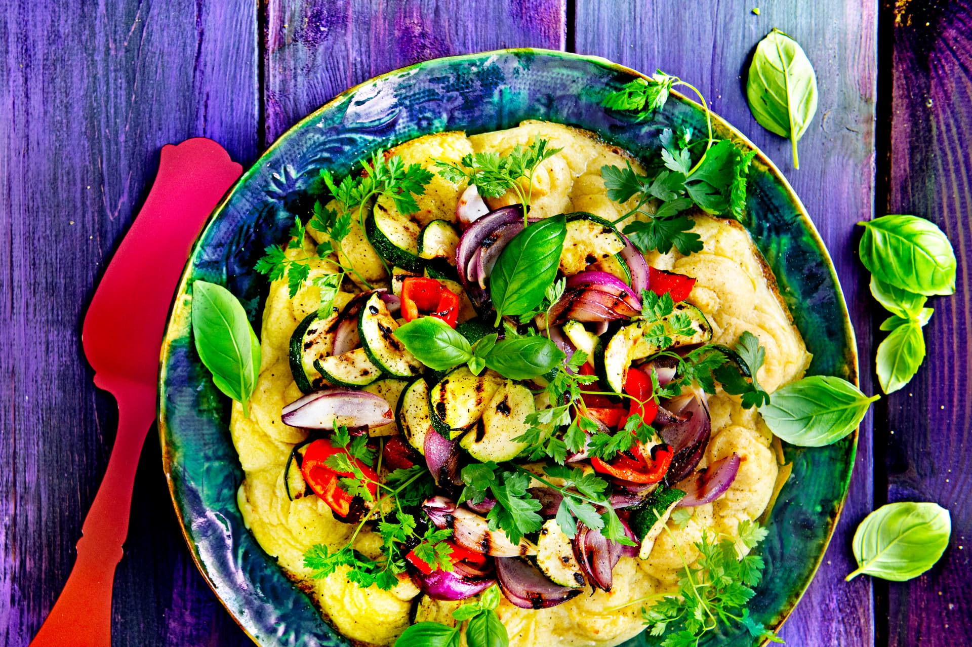 Slaná Pavlova s grilovanou zeleninou 