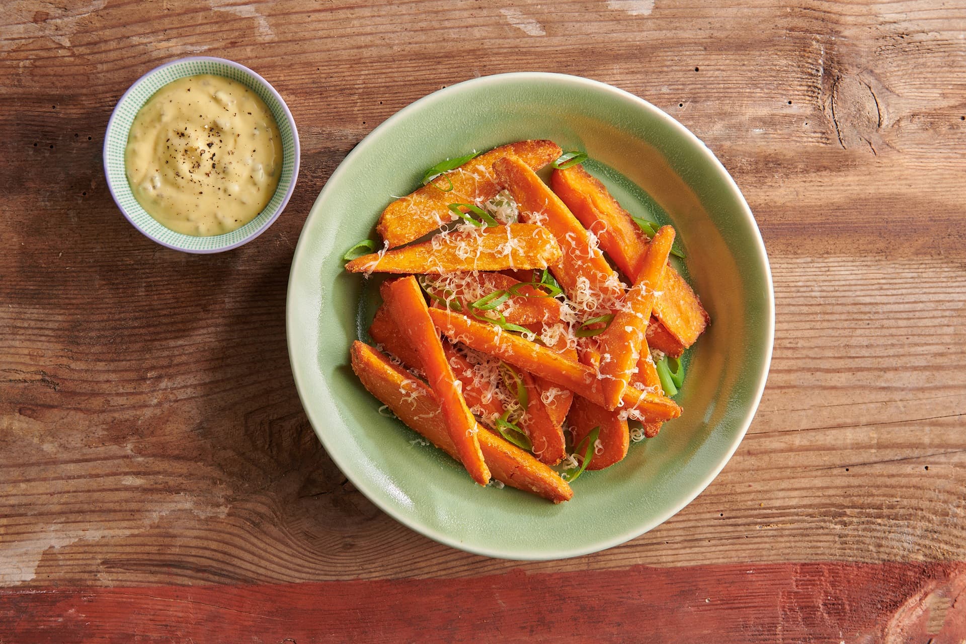 Batátové dílky s lanýžovým bešamelem a parmazánem