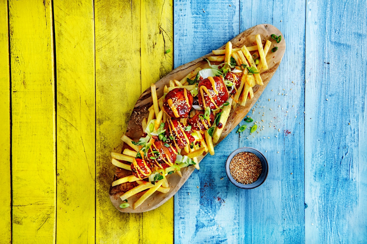 loaded_fries_se_smazenym_kvetakem_na_korejsky_zpusob | Recepty Aviko pro gastronomii