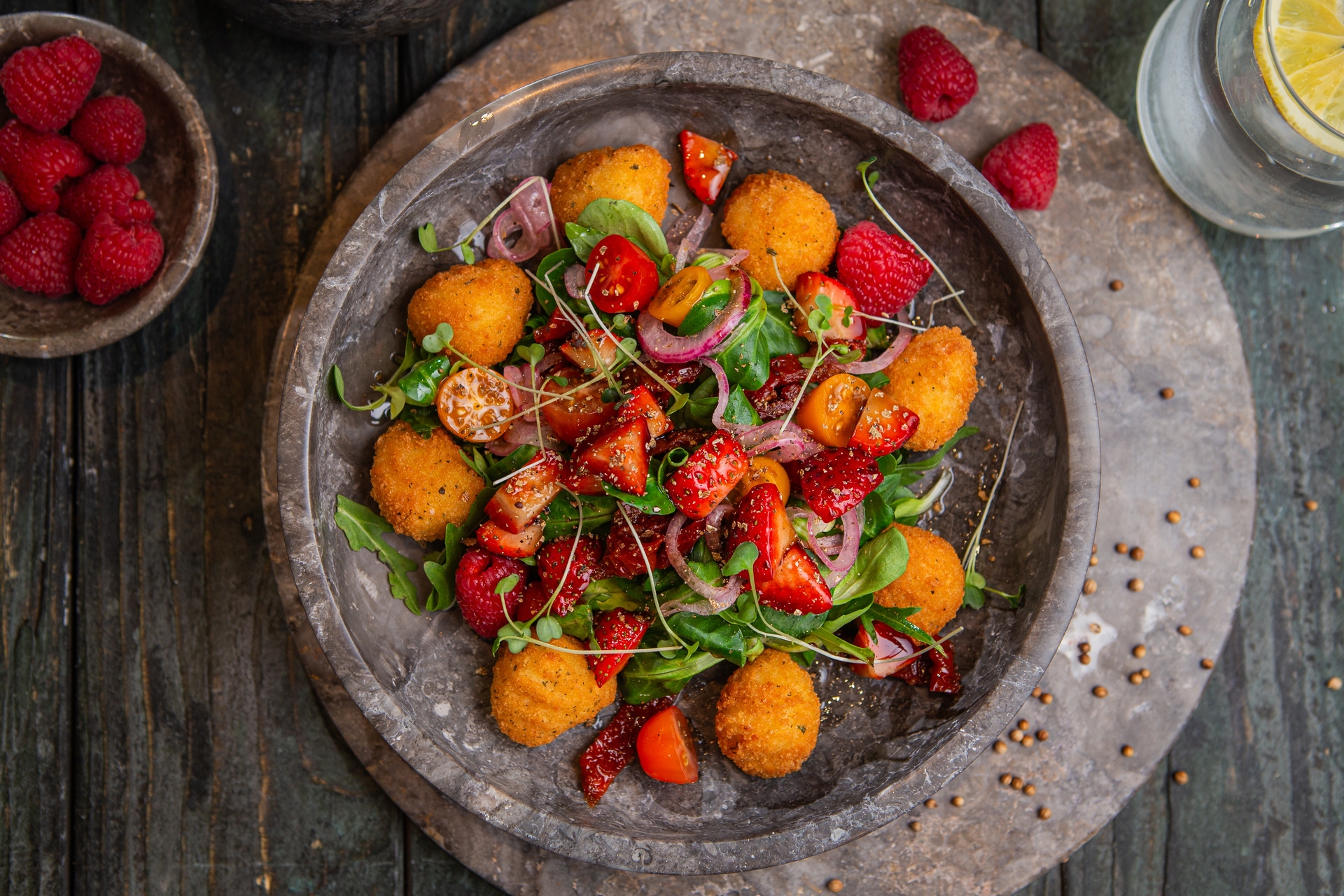 salat_s_hermelinem_a_malinovym_vinaigrettem | Recepty Aviko pro gastronomii