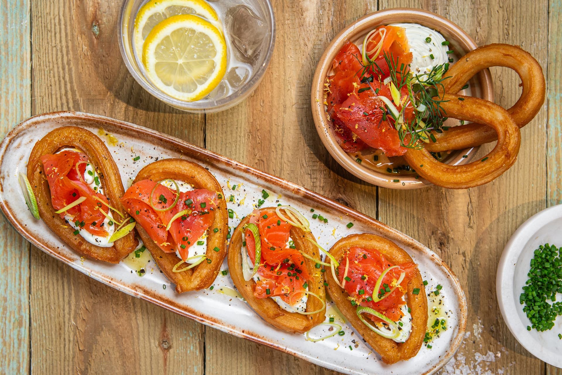 churros_s_uzenym_lososem_a_kremovou_pomazankou