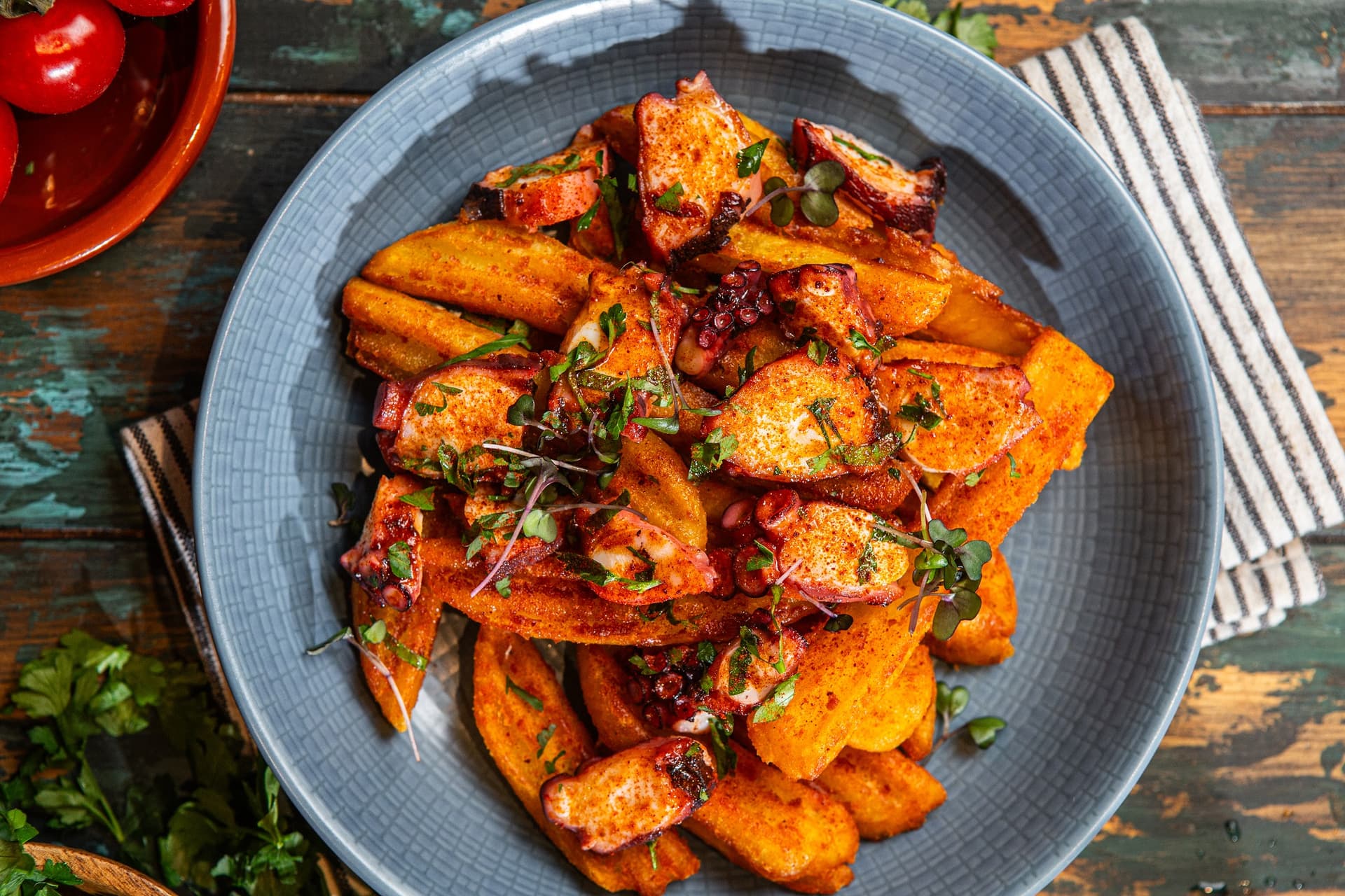 podelne_vroubkovane_hranolky_wavy_blends_s_chobotnici